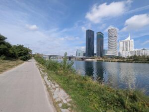 Donauinsel und Donau City